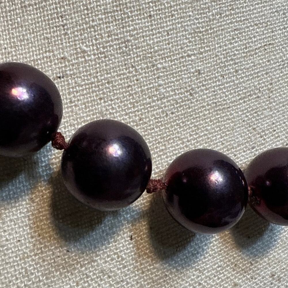 Vintage Carolee Burgundy Knotted Simulated Pearl Choker - Picture 3 of 7